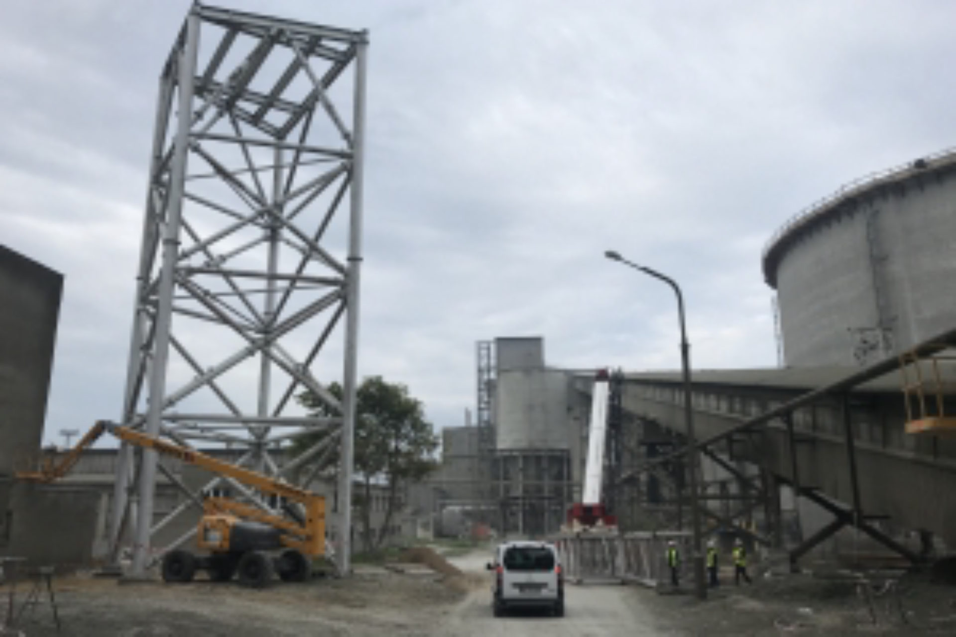 Cementownia Warta silos03